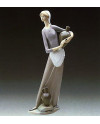 GIRL WITH JUG Gloss Lladró Porcelain 01004875