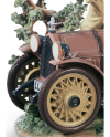 Lladro 01001393 YOUNG COUPLE WITH CAR 010.01393