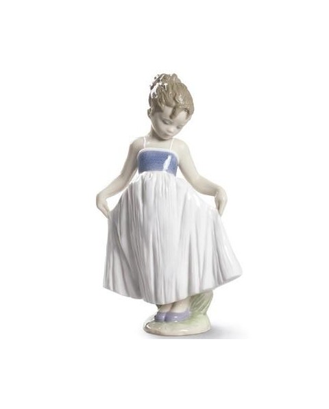 Lladro 01009172 MIRA MI VESTIDO Porcelana Figura Lladro