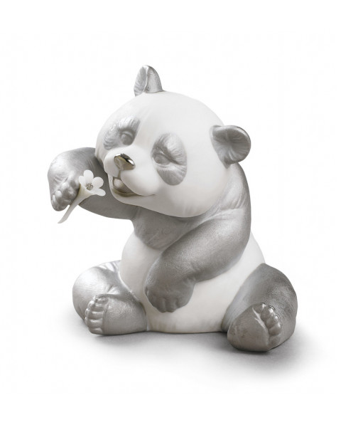 Lladro Porcelain A CHEERFUL PANDA (RE-DECO) 01009088