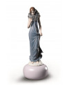 Sophisticated elegance Lladró Porcelaine 01009357 