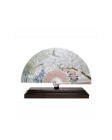 Lladro 01001936 IRIS AND CHERRY FLOWERS FAN 010.01936