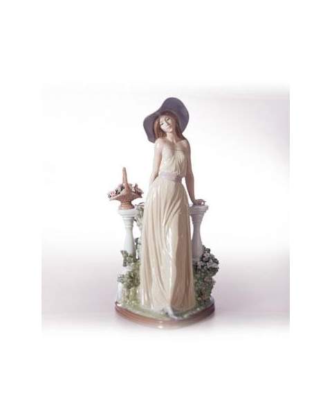 Lladro 01005378 DAMA REFLEXIVA 01005378