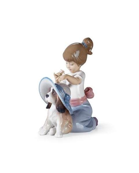 Lladro 01006862 Figurine AN ELEGANT TOUCH