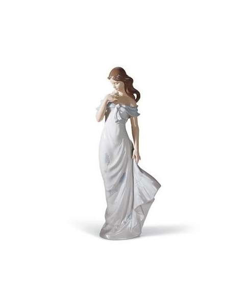 Lladro 01006918 Figurine A FLOWER'S WHISPER