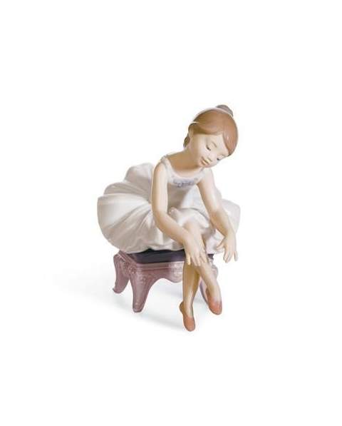 Lladro 01008125 Figurine LITTLE BALLERINA I