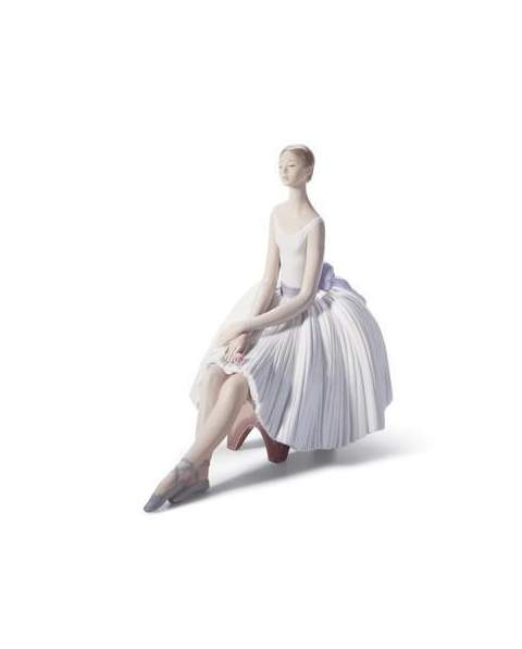 Lladro 01008243 Figurine REFINEMENT