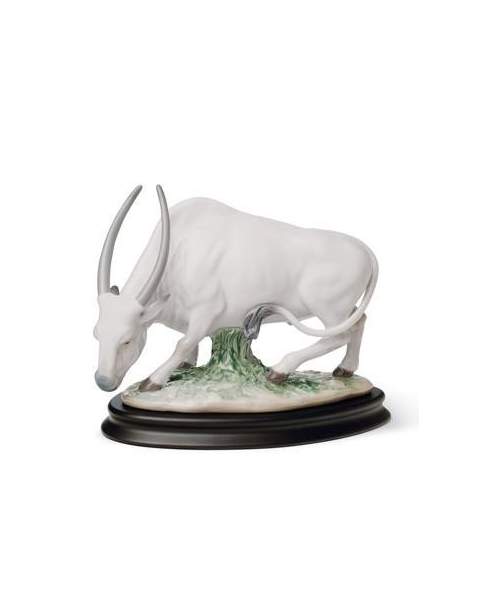 Lladro 01008369 Figurine THE OX