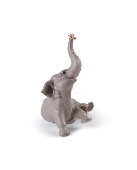 Lladro 01008491 BABY ELEPHANT WITH PINK FLOWER 010.08491